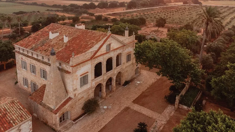 Trải nghiệm ngắm nhật thực toàn phần tại penthouse điền trang Tây Ban Nha: kỳ nghỉ xa hoa không thể bỏ lỡ năm 2026