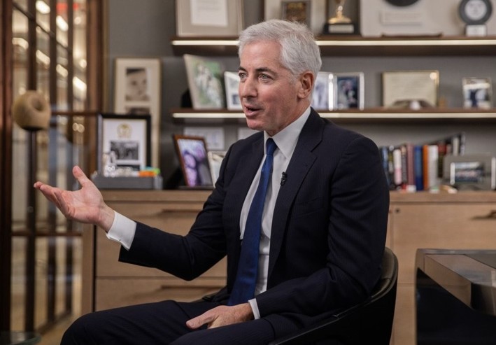 Tự lái xe đi làm, căng não chọn bãi đỗ giá mềm: Tỷ phú cũng như chúng ta