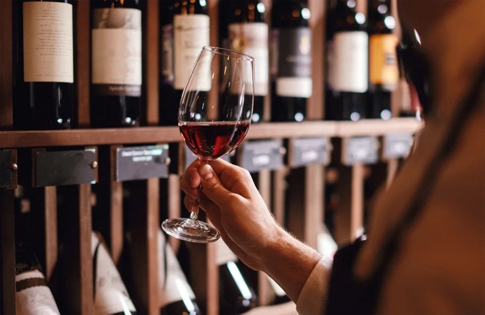 Vì sao rượu vang của bạn bị chua? Đây là những lỗi bảo quản phổ biến