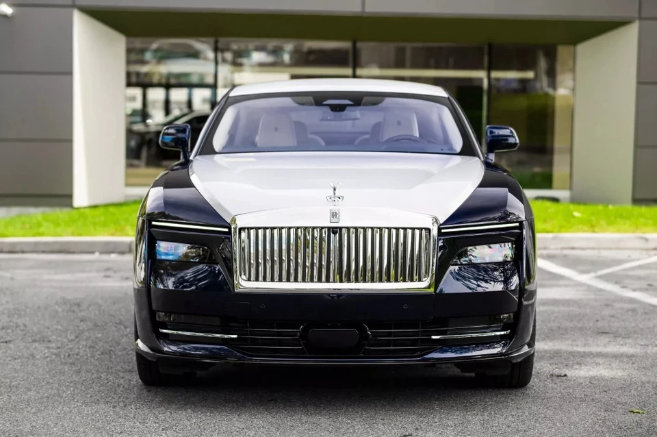 Xe điện hạng siêu sang cũng khó bán?