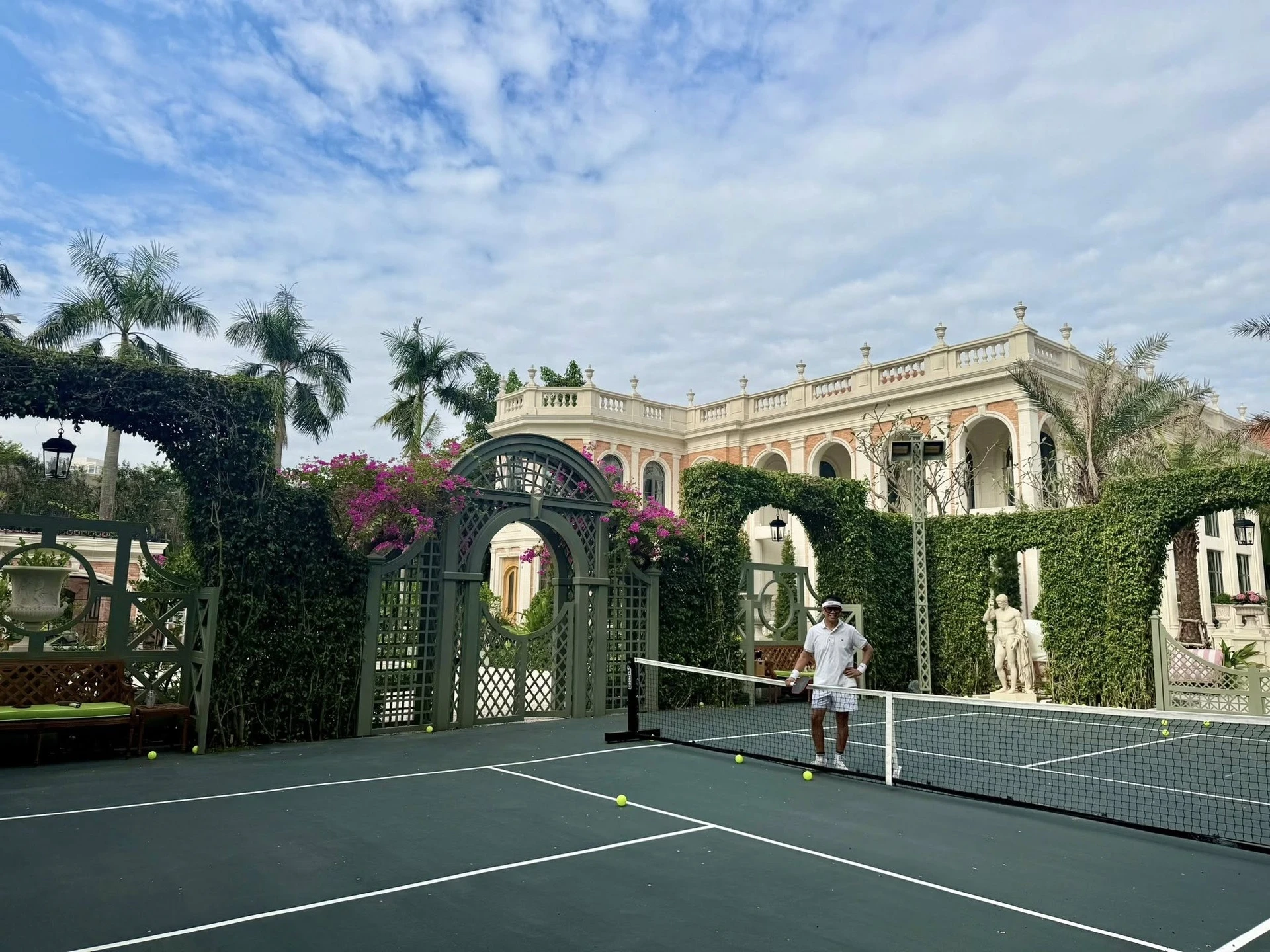 NTK Thái Công đầu tư sân pickleball đẳng cấp trong khuôn viên biệt thự triệu USD