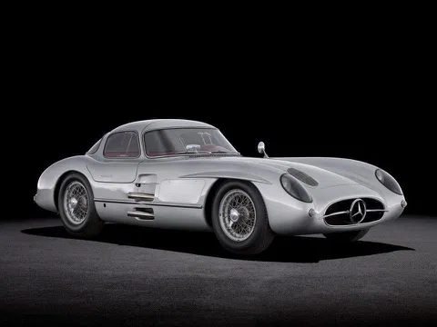 Mercedes-Benz 300 SLR Uhlenhaut Coupé đời 1955 được bán giá kỷ lục 142 triệu USD: “Nàng Mona Lisa của những chiếc xe hơi” đã có chủ mới