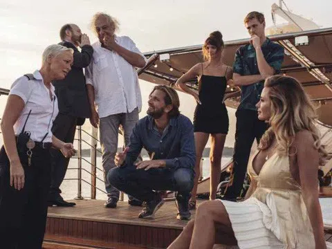 Liên hoan phim Cannes: Các ngôi sao như  Bella Hadid, Leonardo DiCaprio, Kendall Jenner tiệc tùng trên những siêu du thuyền như thế nào?