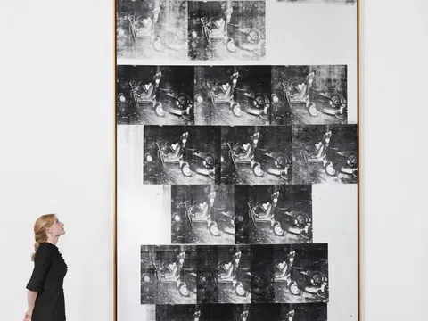 Bức tranh ‘Thảm họa trắng’ nói về tai nạn xe hơi của Colossal Andy Warhol có thể thu về hơn 80 triệu USD