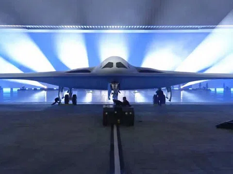 “Siêu máy bay bay ném tàng hình" mới nhất của Mỹ có giá 700 triệu USD