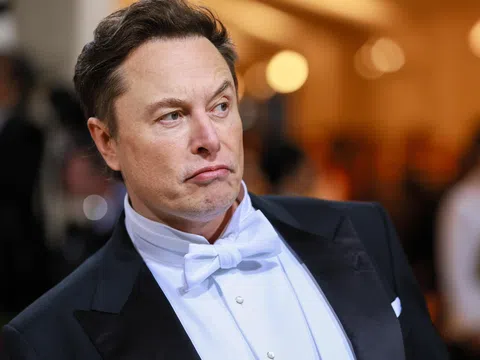 Cập nhật Twitter: Tỷ phú Elon Musk dọa kiện và bắt bồi thường nếu nhân viên làm rò rỉ tin mật của công ty, Twitter tái thu phí xác thực