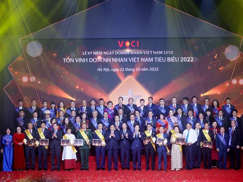 Chủ tịch HĐQT THACO Trần Bá Dương được vinh danh Top 10 Doanh nhân Việt Nam tiêu biểu năm 2022