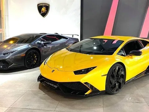 Nhóm thanh niên 'biến hình' xế cổ thành siêu xe Lamborghini